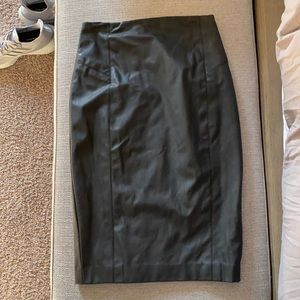 Express faux leather pencil skirt 🔥🔥